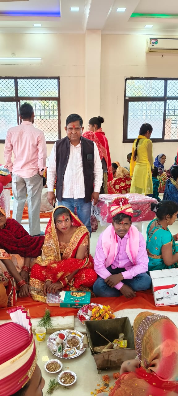 लखनऊ में मुख्यमंत्री सामूहिक विवाह योजना के तहत 90 जोड़ों का विवाह संपन्न